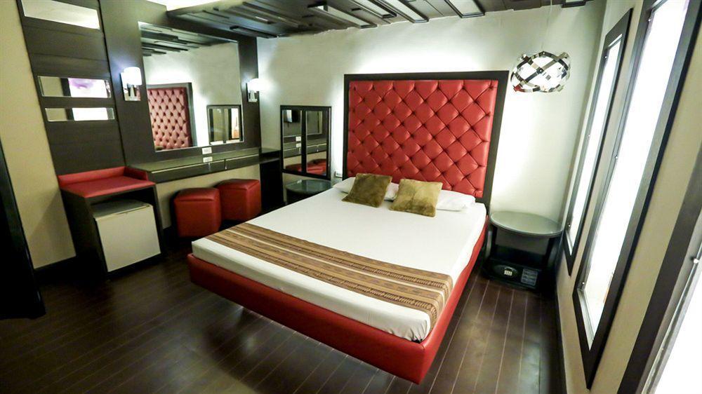 Hotel 2016 Manila Exterior photo