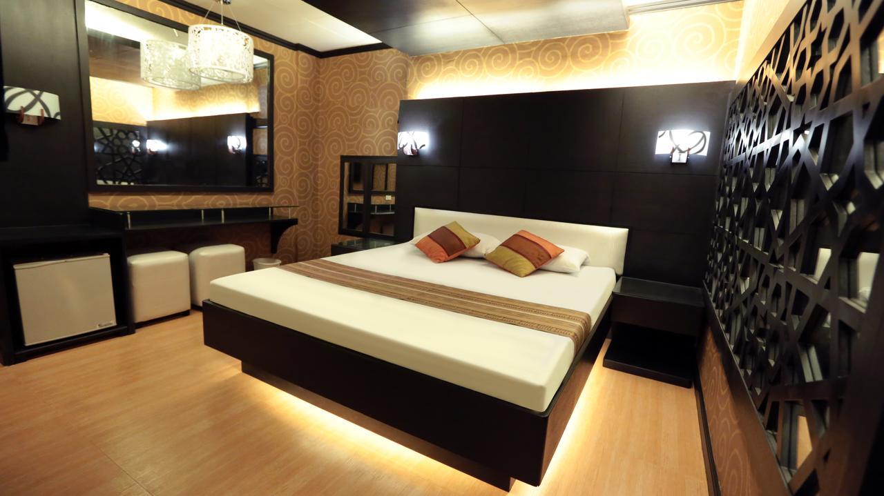 Hotel 2016 Manila Exterior photo