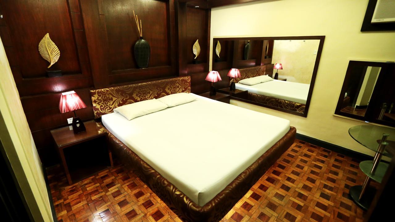 Hotel 2016 Manila Exterior photo
