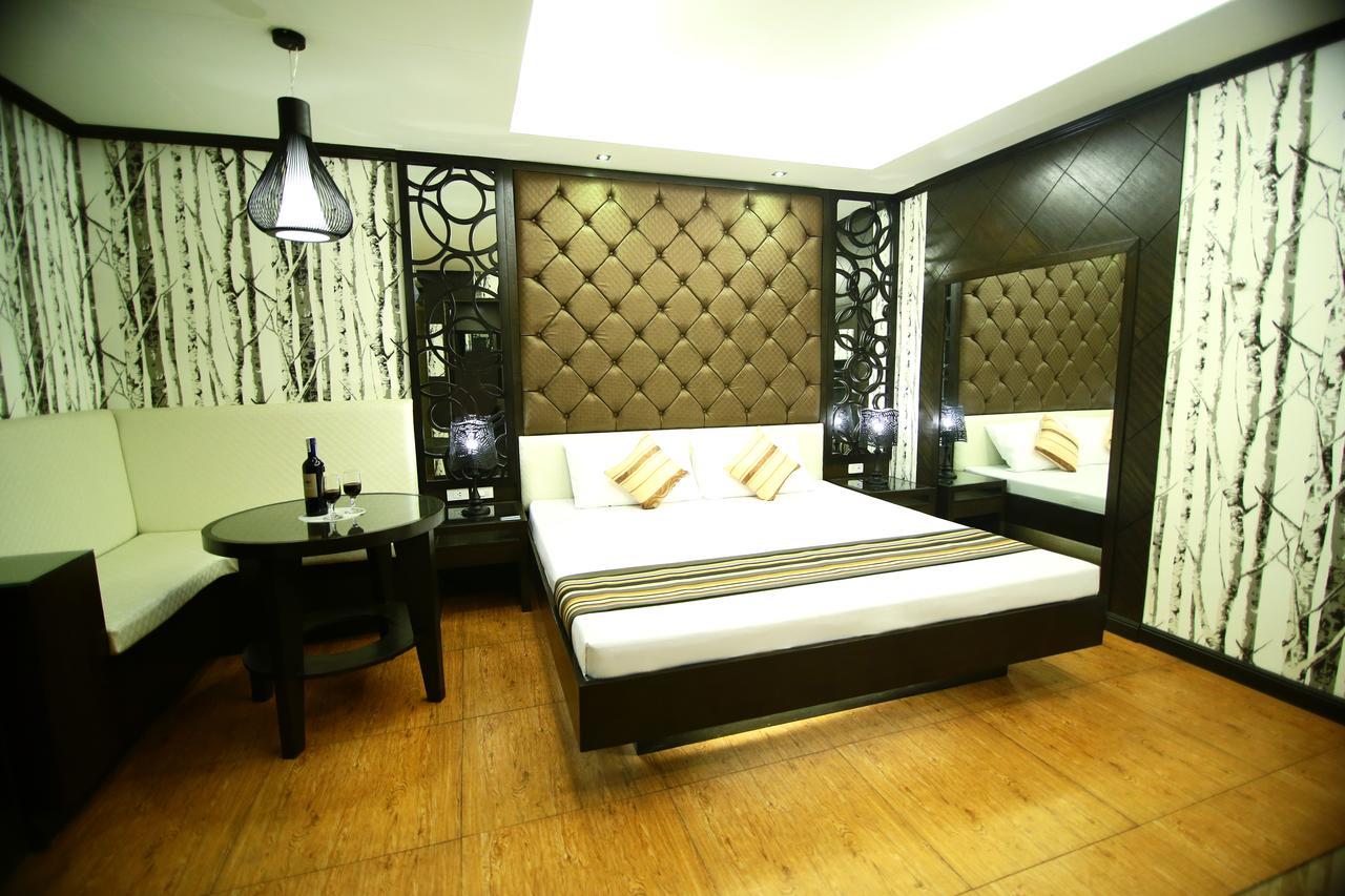Hotel 2016 Manila Exterior photo