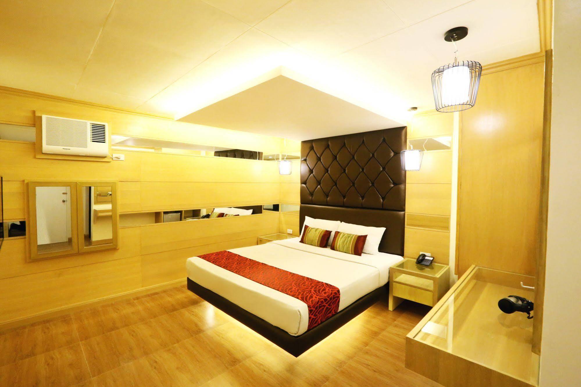 Hotel 2016 Manila Exterior photo