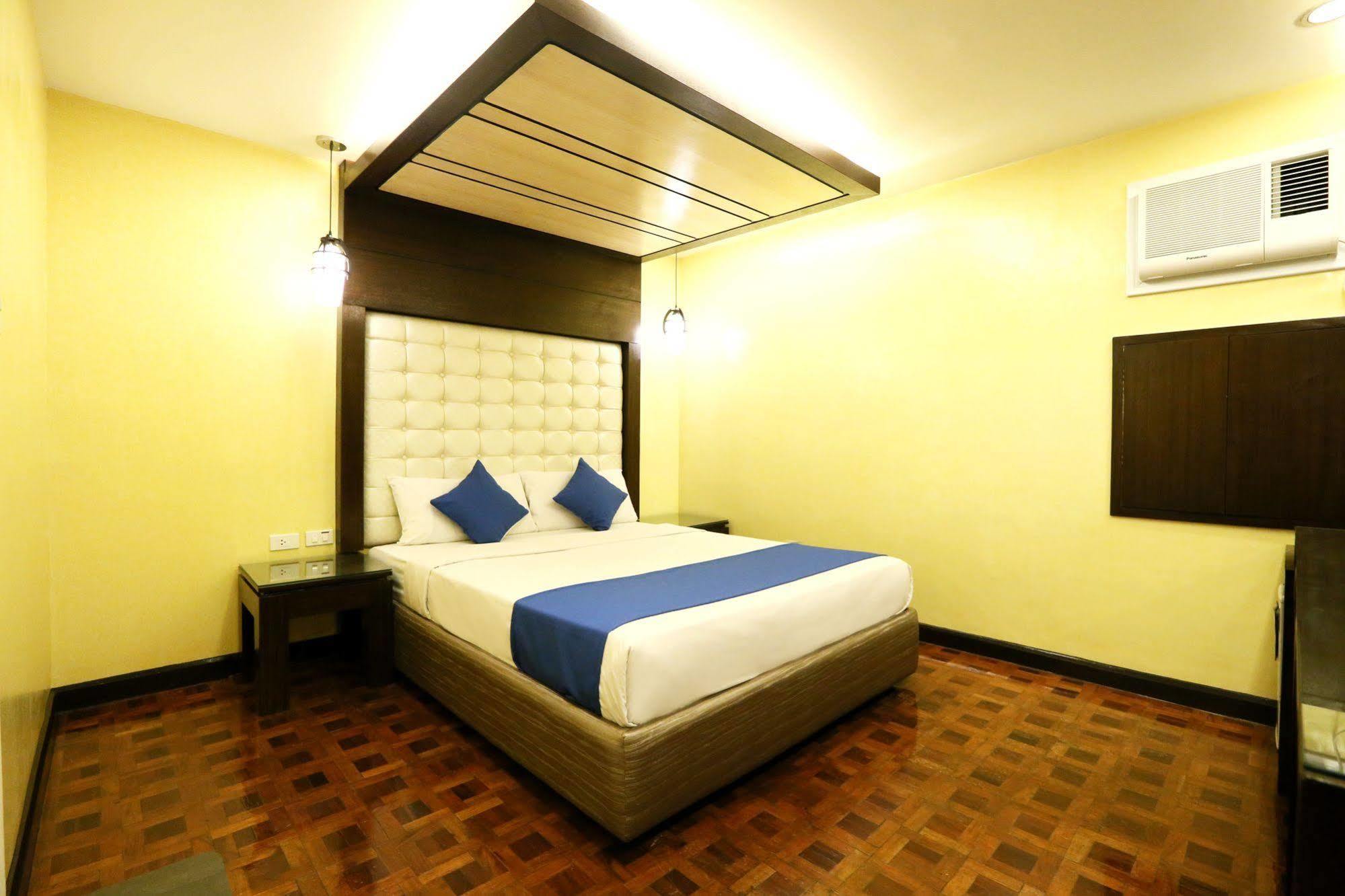 Hotel 2016 Manila Exterior photo