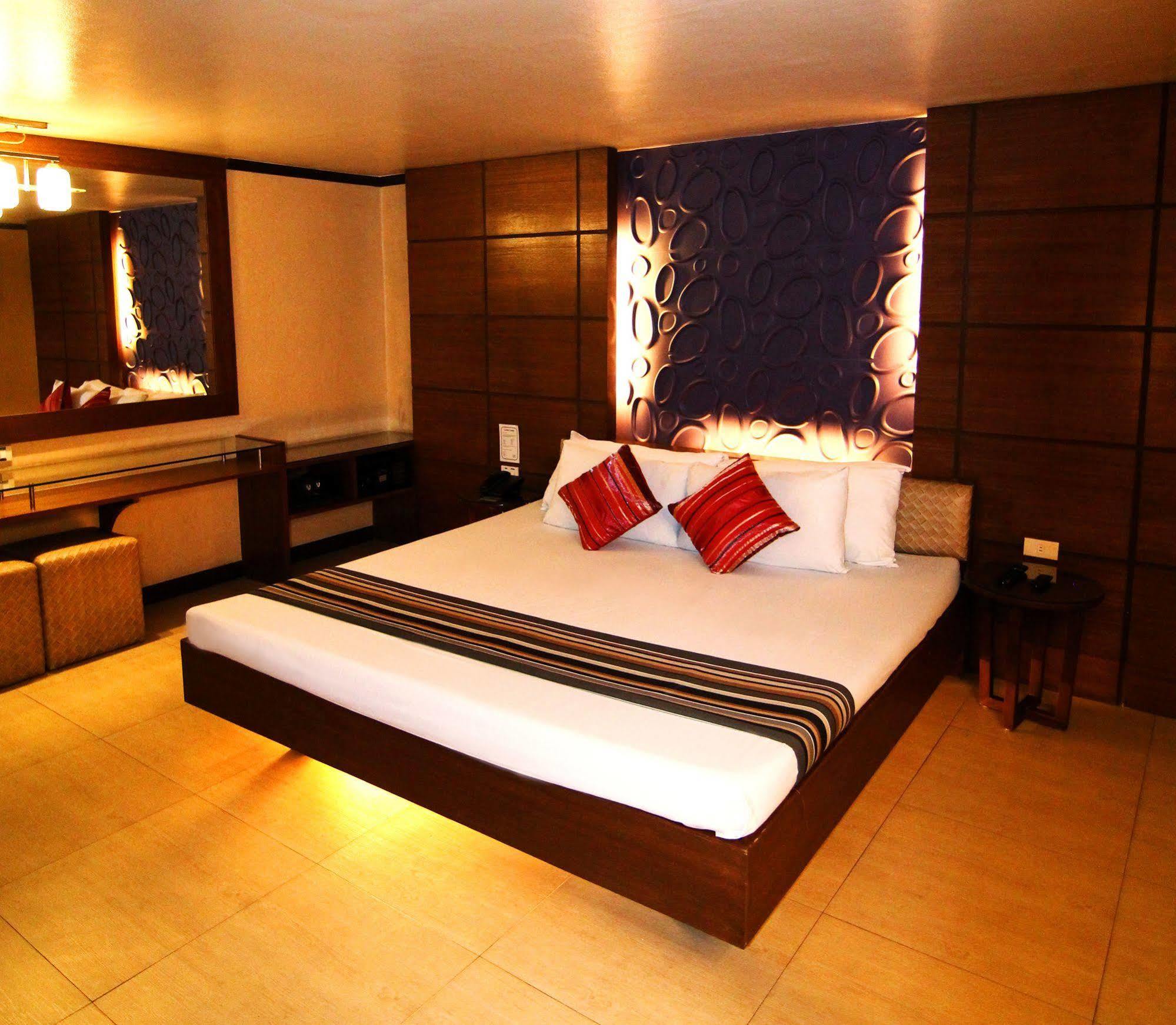 Hotel 2016 Manila Exterior photo