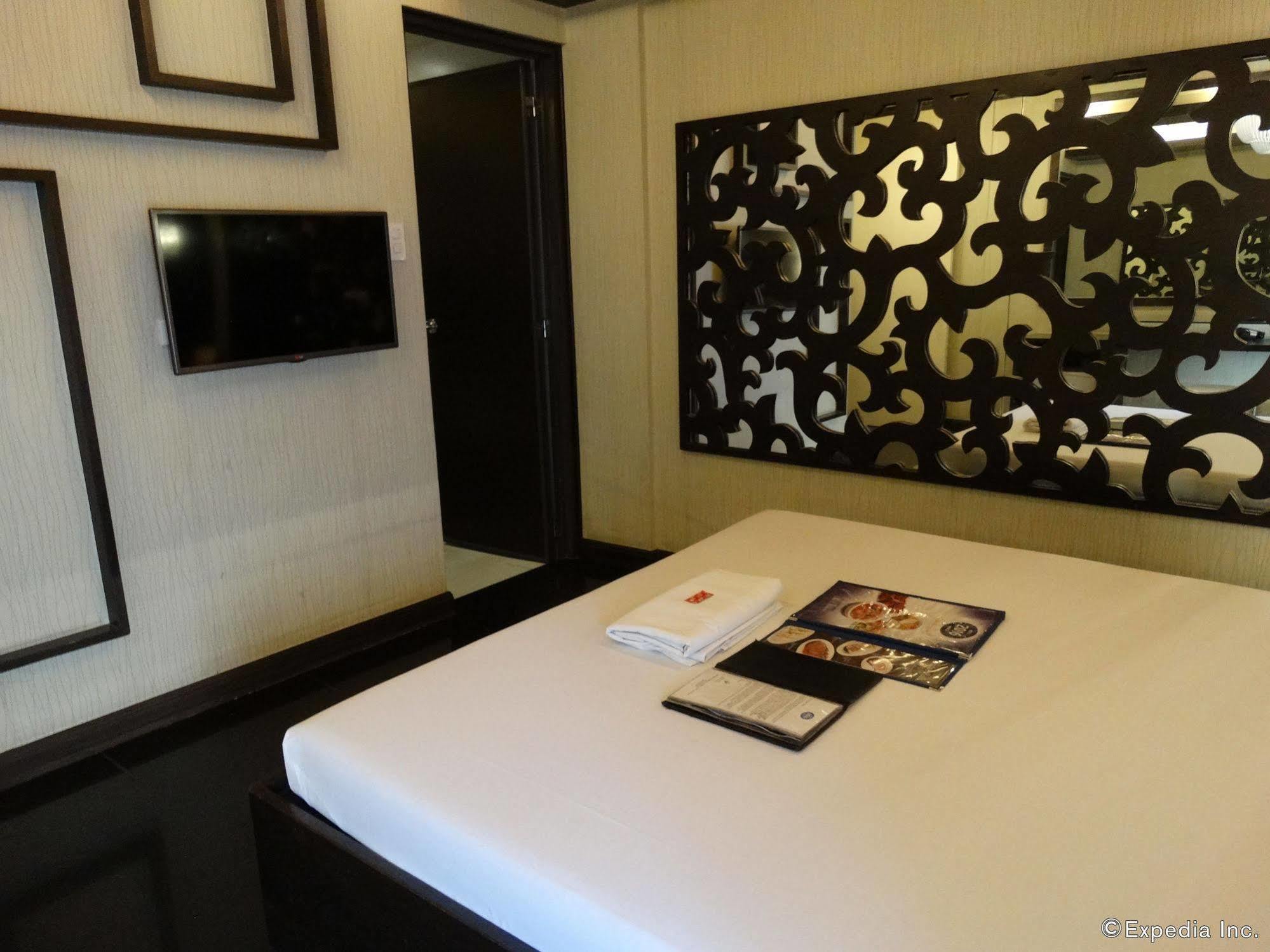 Hotel 2016 Manila Exterior photo