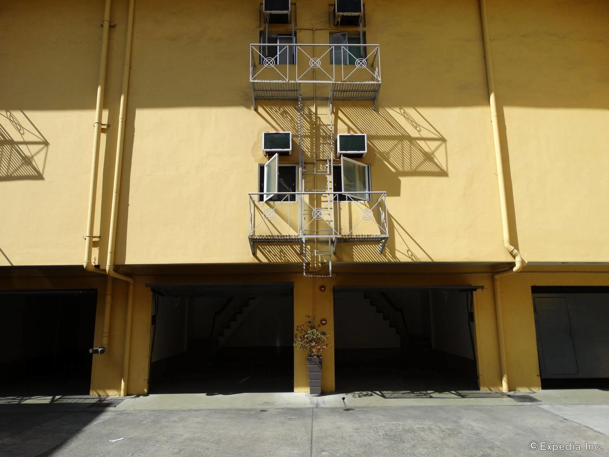 Hotel 2016 Manila Exterior photo
