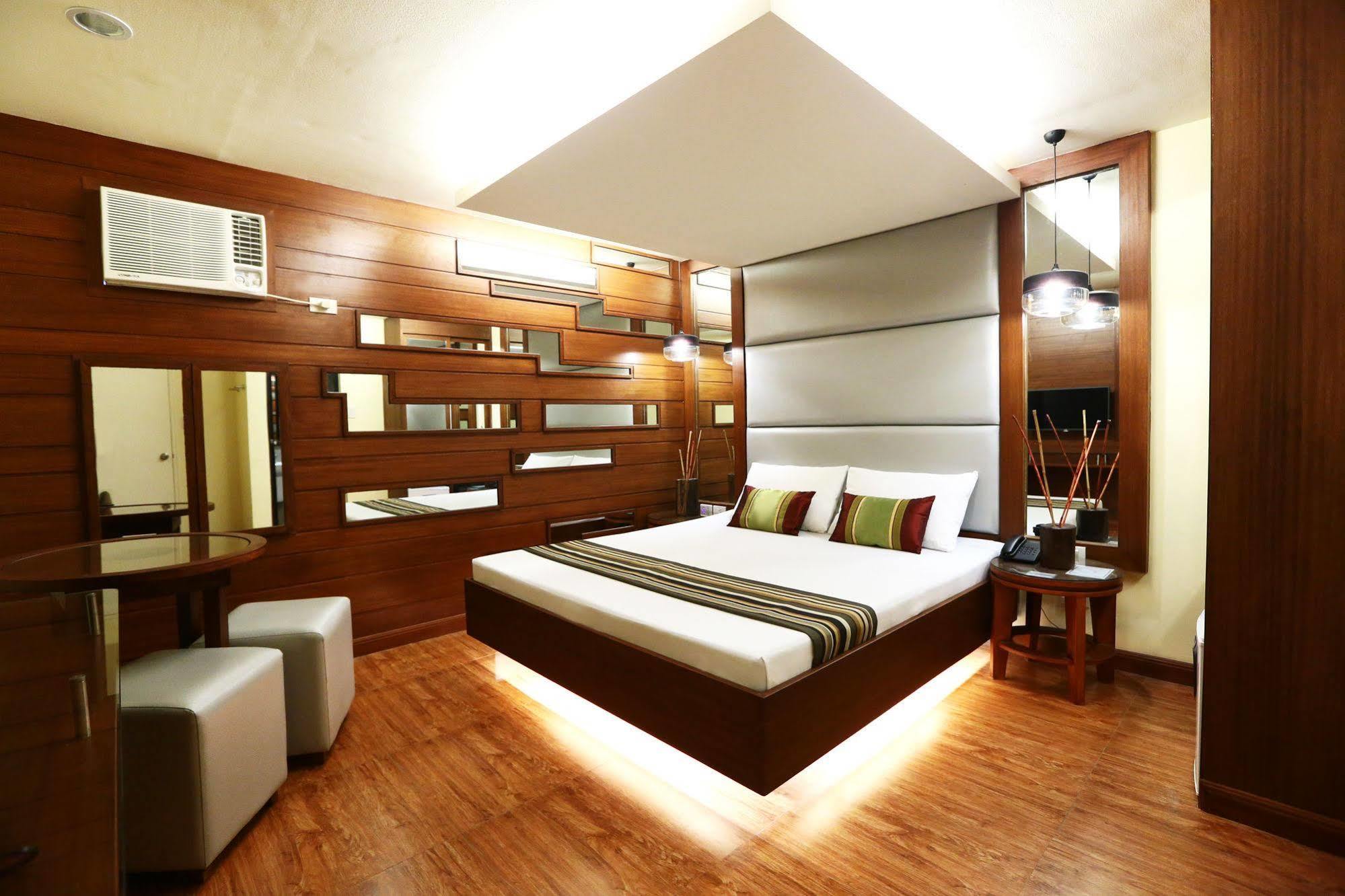 Hotel 2016 Manila Exterior photo