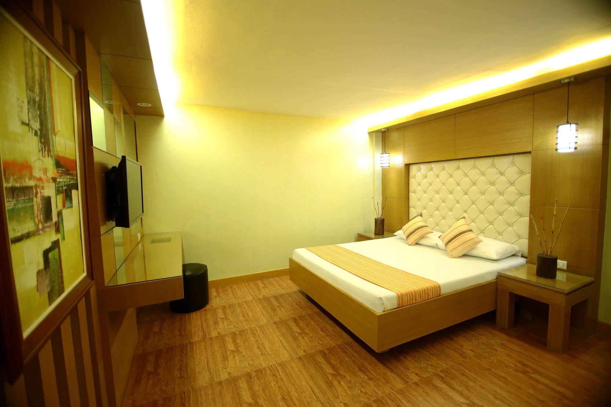 Hotel 2016 Manila Exterior photo